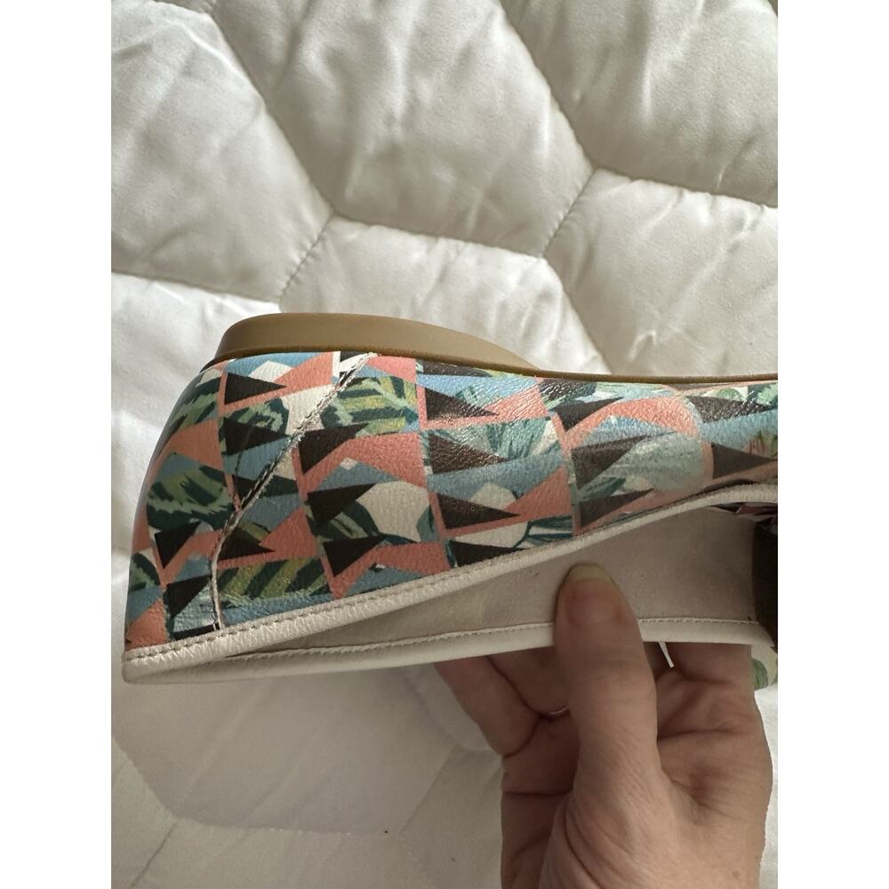 Donald J. Pliner DeeDee Tropical Floral print loafers Size 7N Narrow - Picture 4 of 8